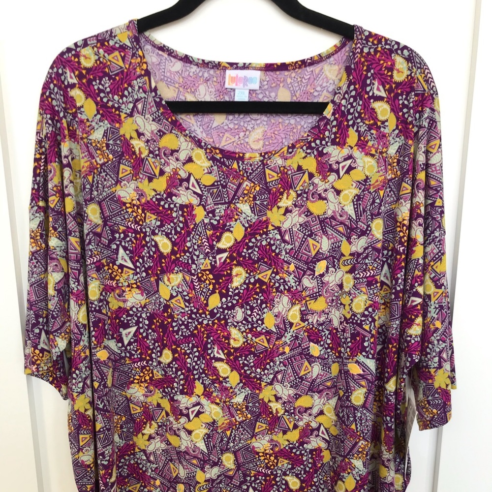 NWT LulaRoe Irma Short Sleeve Tee